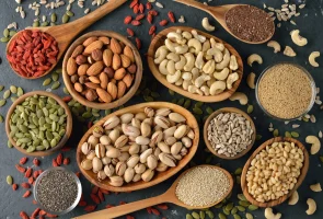 TYPES_OF_NUTS_AND_SEEDS_AND_THEIR_HEALTH_BENEFITS_1600x